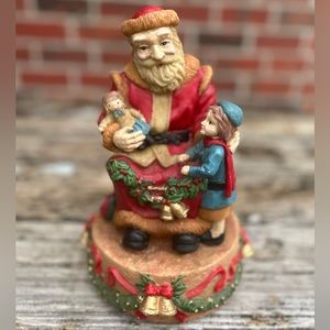 Vintage Christmas King Windsor Collection Music Box Plays “Jingle Bells” Santa